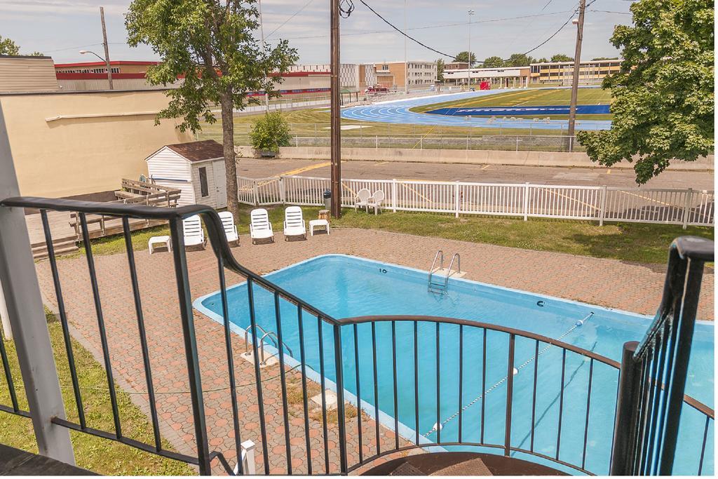 Motel Labarre 隆格伊 外观 照片