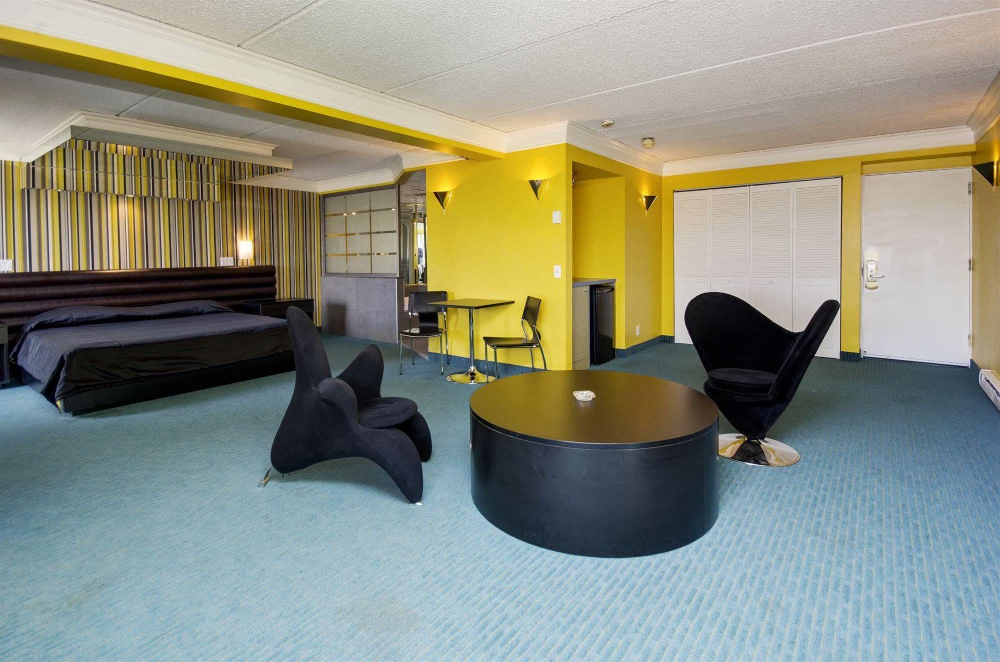 Motel Labarre 隆格伊 外观 照片