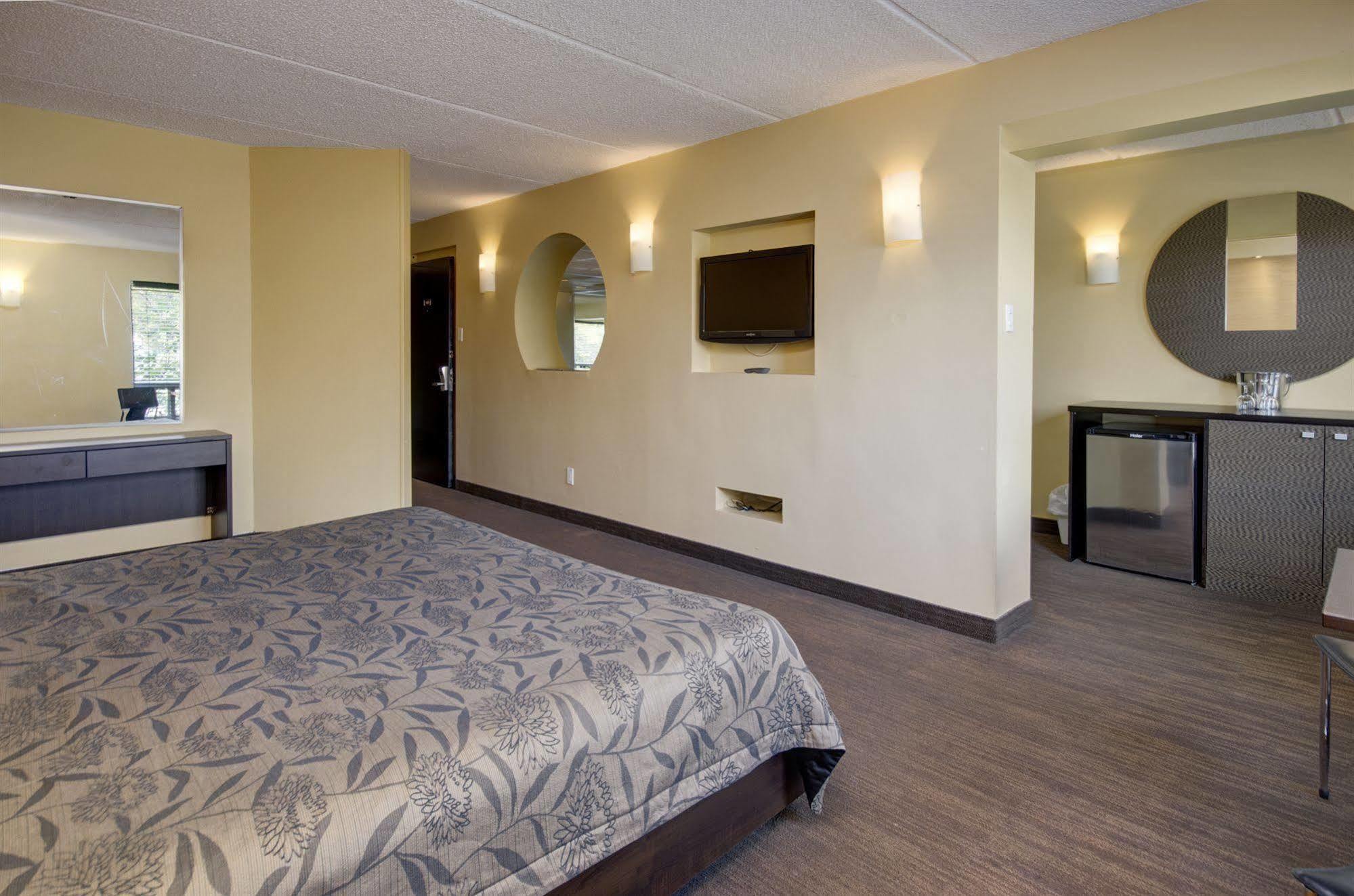 Motel Labarre 隆格伊 外观 照片
