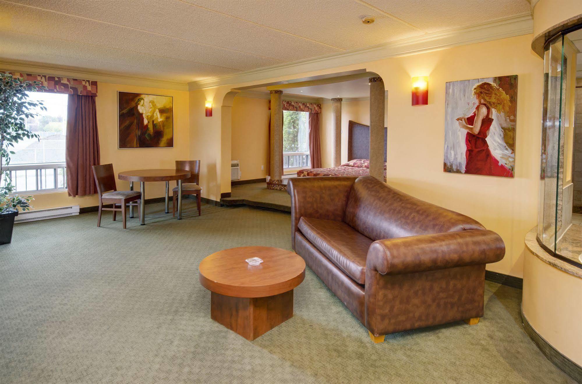 Motel Labarre 隆格伊 外观 照片