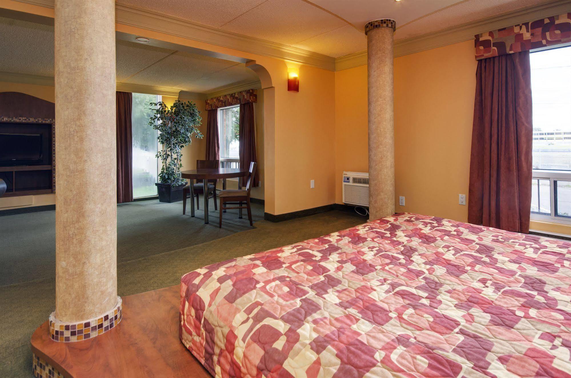Motel Labarre 隆格伊 外观 照片