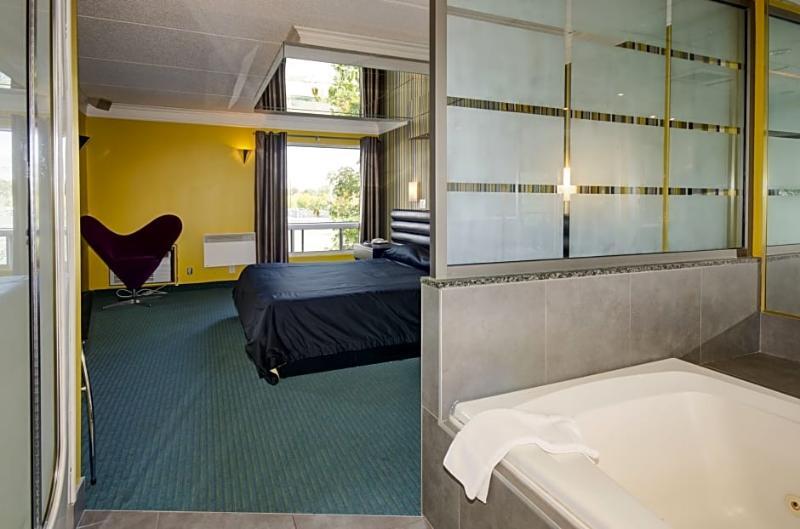 Motel Labarre 隆格伊 外观 照片