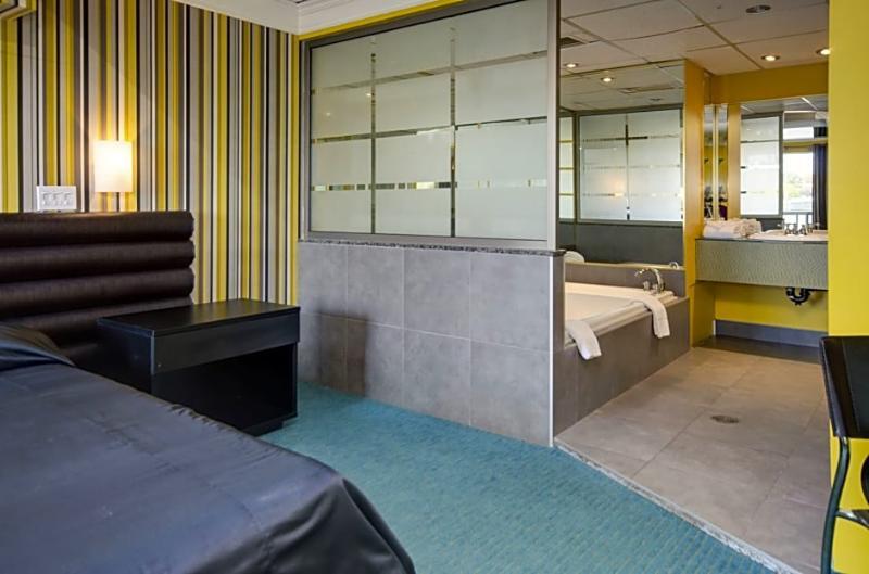 Motel Labarre 隆格伊 外观 照片