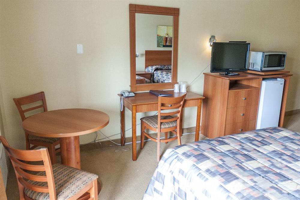 Motel Labarre 隆格伊 外观 照片